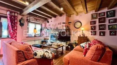 Casa adosada 160m2 con jardín, garaje y trastero en Carrer de Montcorbison