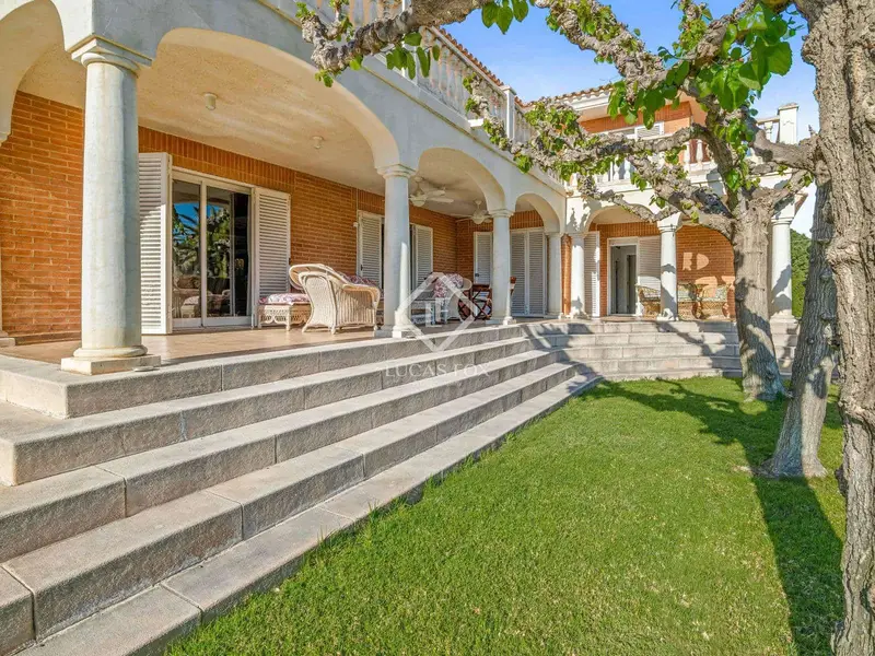 Chalet en Venta en Cambrils Tarragona 5 Dormitorios Lujo Cerca Playa