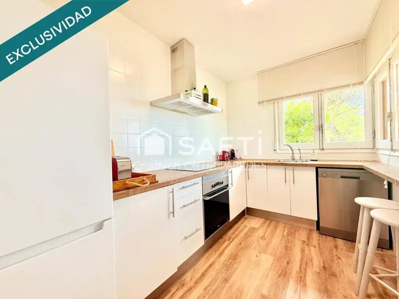 Chalet en venta en Tordera con piscina y vistas al mar