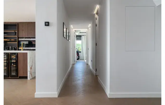 Rent 3 bedroom apartment of 196 m² in Marbella