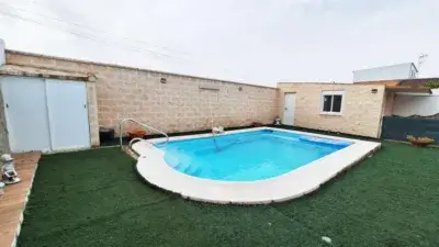 Casa en Los Mochos con Piscina y 2 Viviendas