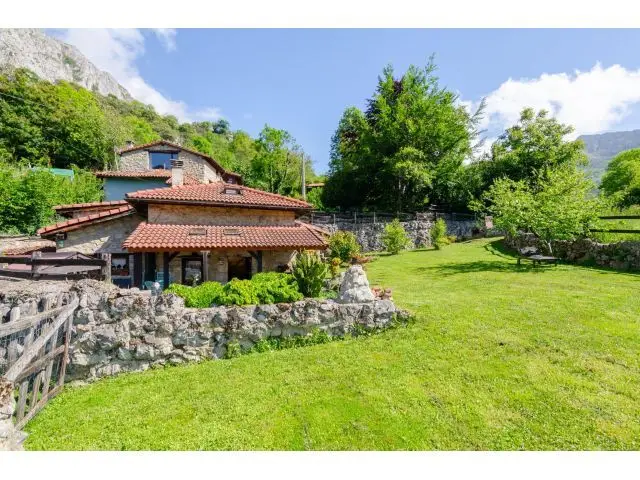 Casa de Piedra con Encanto en Quiros 153m2