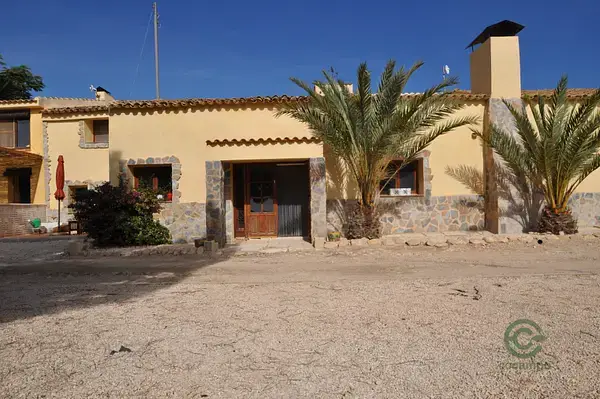 Villa en Chinorlet Alicante 4 Dormitorios 2 Baños