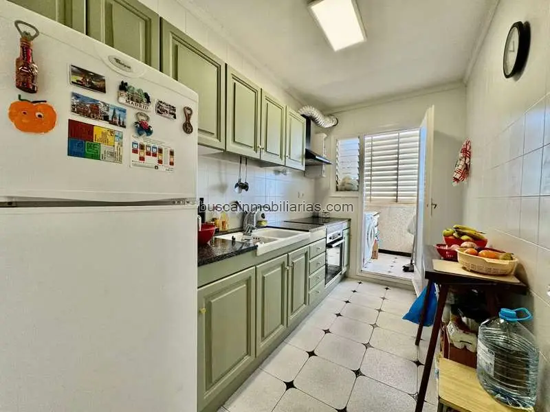 Piso en Venta en Cunit: 3 Dormitorios, Terraza y Plaza de Parking