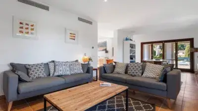 Chalet en Venta Puigpunyent: Villa de Lujo con Licencia Turistica