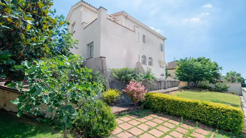 Casa en Mas Falcó con Jardín y Vistas a Barcelona