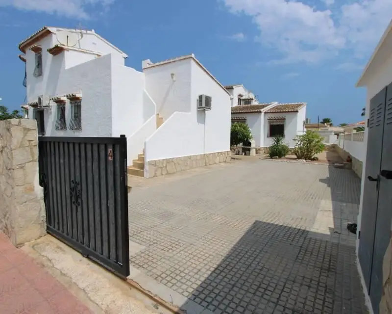 Dos Chalets con Piscina en Els Poblets