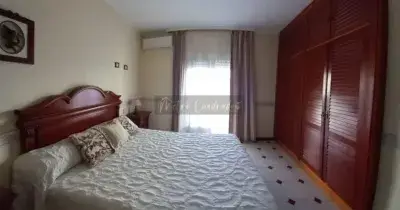 Piso en Alquiler Calamonte 4 Dormitorios 2 Baños Terraza Amueblado