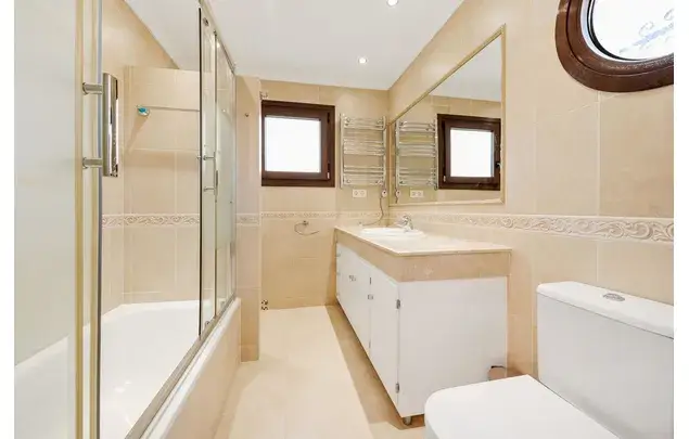 Villa Andaluza Moderna 5 Dormitorios Piscina Climatizada Estepona