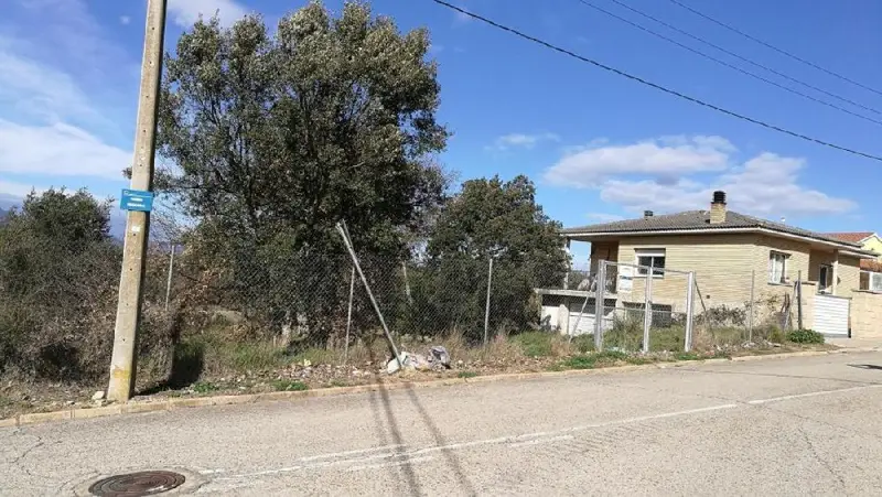 Solar en Vallcanera Sils 592m2  Vistas 8m altura