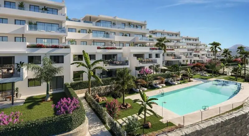 Apartamentos de Lujo en Casares con Vistas al Mar y Golf