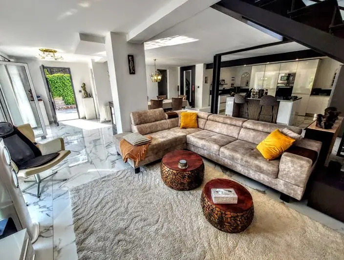 Villa de Lujo en Buñol 4 Dormitorios 3 Baños