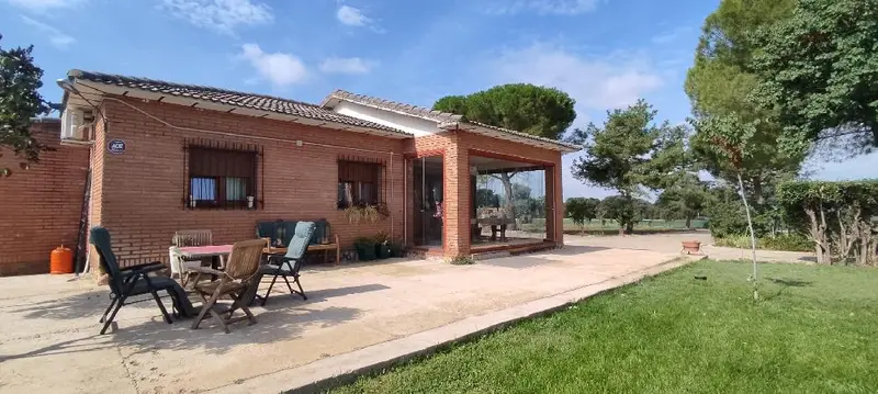 Venta Chalet con chimenea en Urb. las Suertes, Pioz - Ref: EX03879