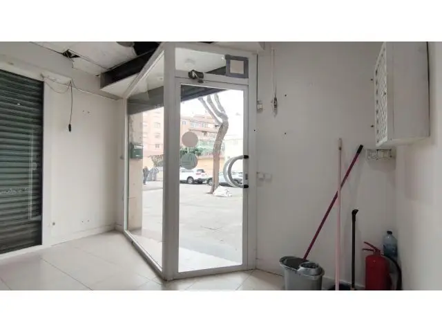 Alquiler Local Comercial Esquinero Rubí 65m²