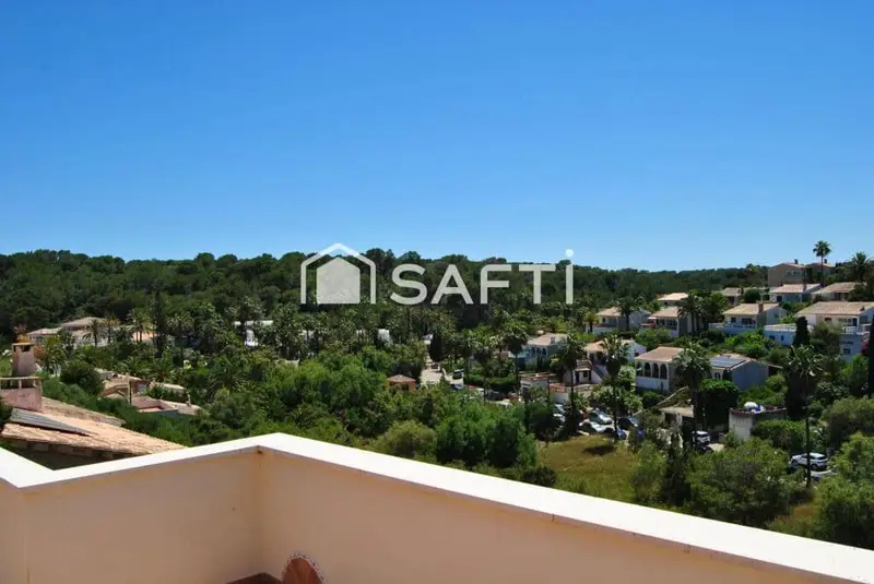 Chalet en Cala Romántica Mallorca con 2 apartamentos