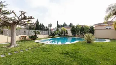 Casa en Alquiler en L Eliana 6 habitaciones 435m2 Piscina Jardin