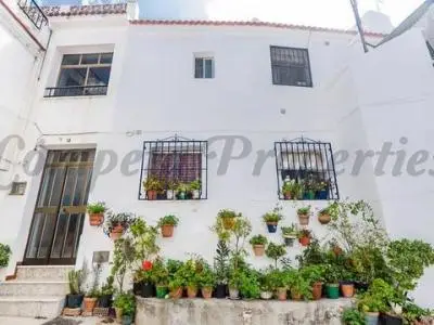 Casa de Pueblo en Canillas de Albaida 180m2