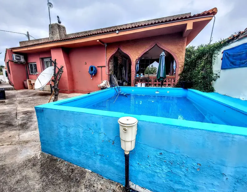 Chalet en Montroy Valencia 4 dormitorios 1 baño Piscina Garaje