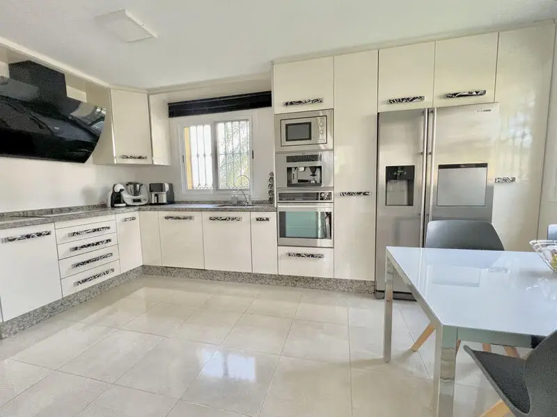 Villa 5 Dormitorios Piscina Privada Jardin Tropical Malaga