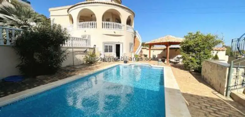 Villa en Venta Quesada Impresionantes Vistas al Mar y Montana