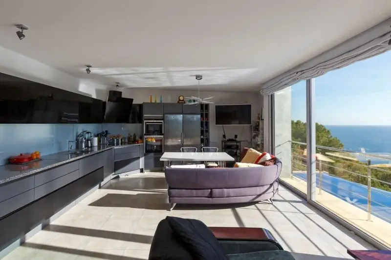Chalet de Lujo en Tamariu Costa Brava con Piscina y Vistas al Mar