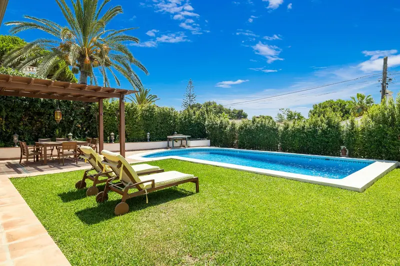 Casa Villa 6 Dormitorios Marbesa Playa Piscina Jardin