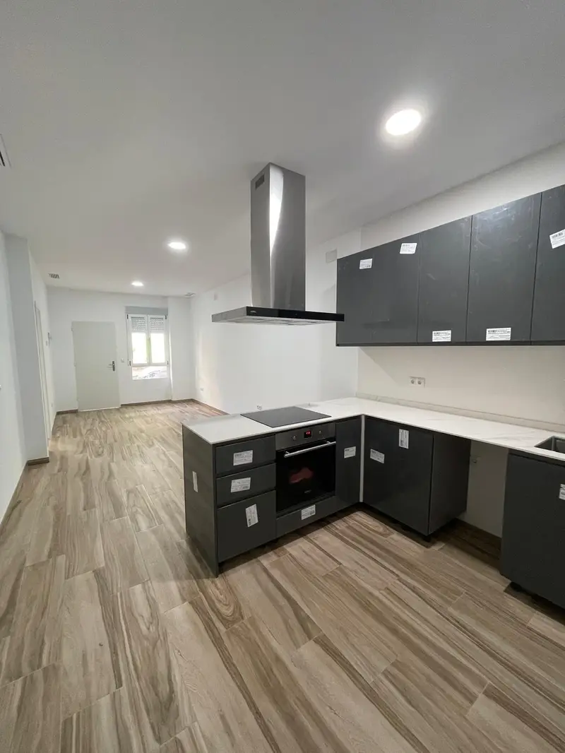 Venta Local Comercial Luminoso en Carolinas Campoamor