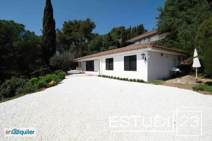Casa en Alquiler Arenys de Munt 130m2 Jardin Barbacoa 3 habitaciones