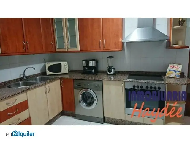Alquiler Piso 4 habitaciones 2 baños Melide Centro