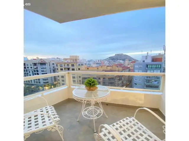 Vivienda de Lujo en Alicante con Vistas al Castillo