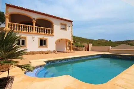 Villa en Jávea con vistas al Montgó y al mar