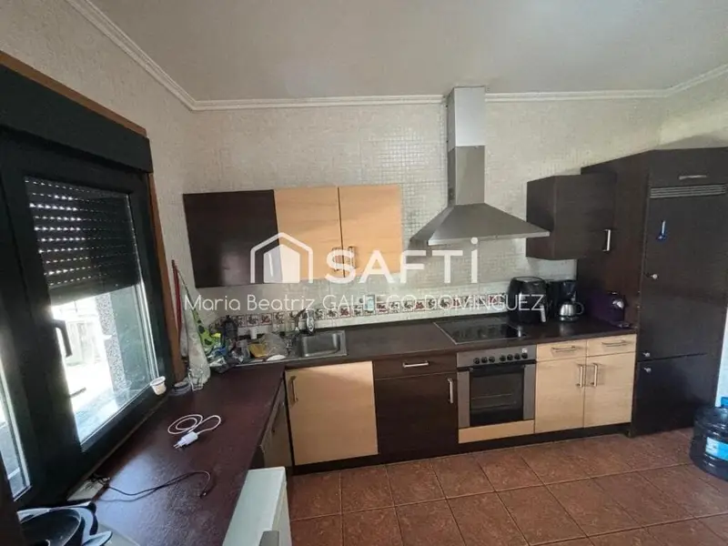 Chalet en venta en Ponteareas con piscina y parcela