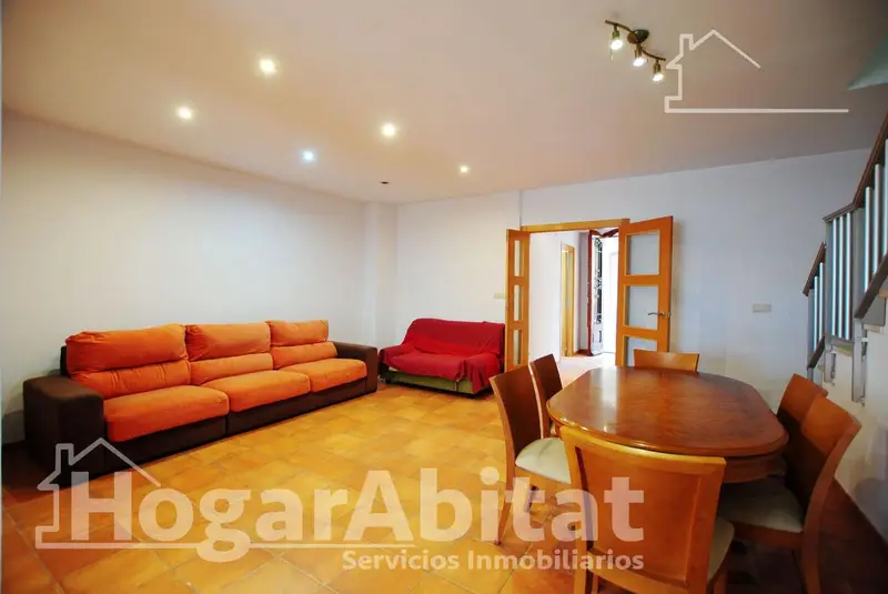 Casa en Cullera cerca del mar con patio y terraza