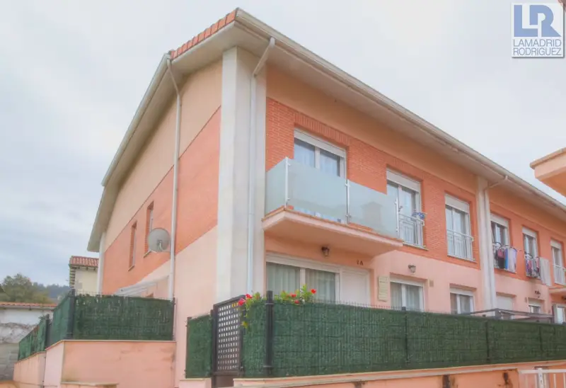 Chalet en Venta Renedo Piélagos 5 Dormitorios 3 Baños