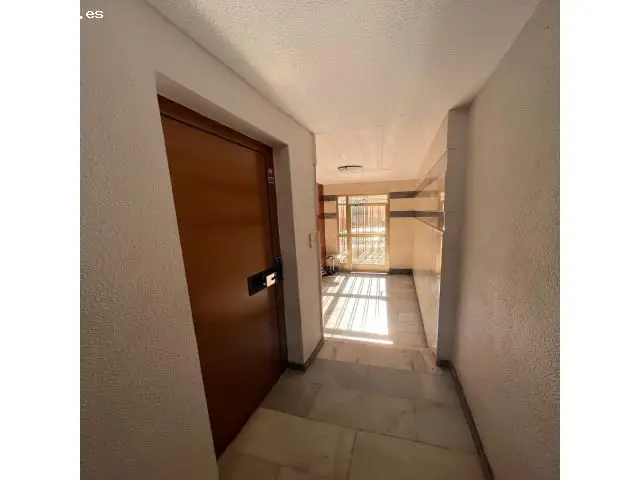Entresuelo 96m2 para Vivienda - Oficina con Baño y Entrada Independiente