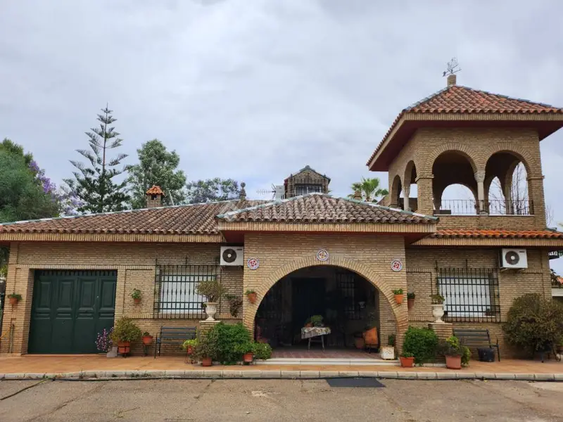 Casa rural en venta en Dos Hermanas