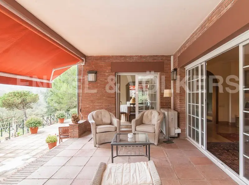 Chalet en Vallvidrera con Vistas a Collserola y Piscina