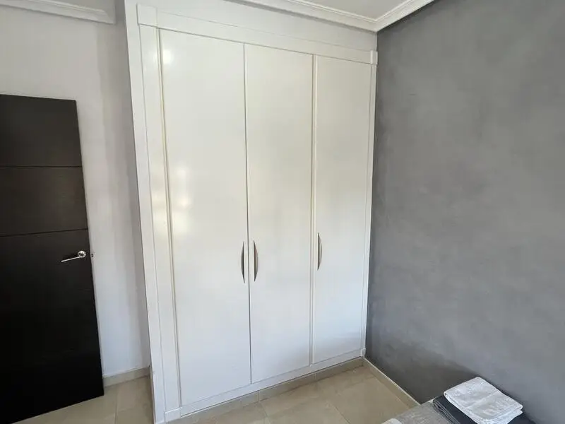 Apartamento en Villamartin con Vistas al Mar y Piscina