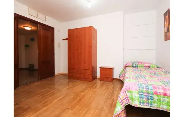 Alquiler 6 habitaciones amplias Los Pajaritos Granada Estacion Tren