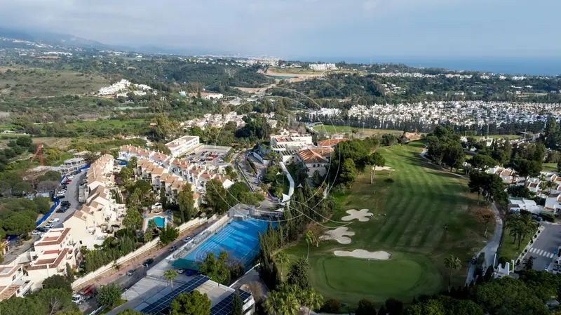 Adosado Renovado Cerca de Aloha Golf Marbella