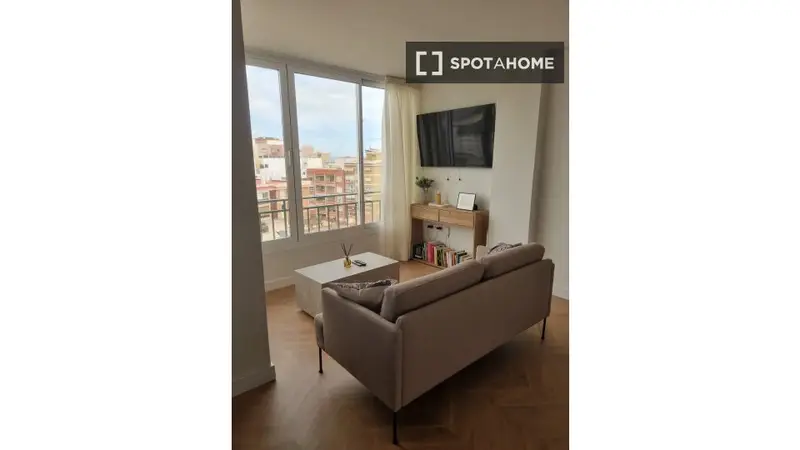 Apartamento 2 Dormitorios La Union Malaga Amueblado Aire Acondicionado