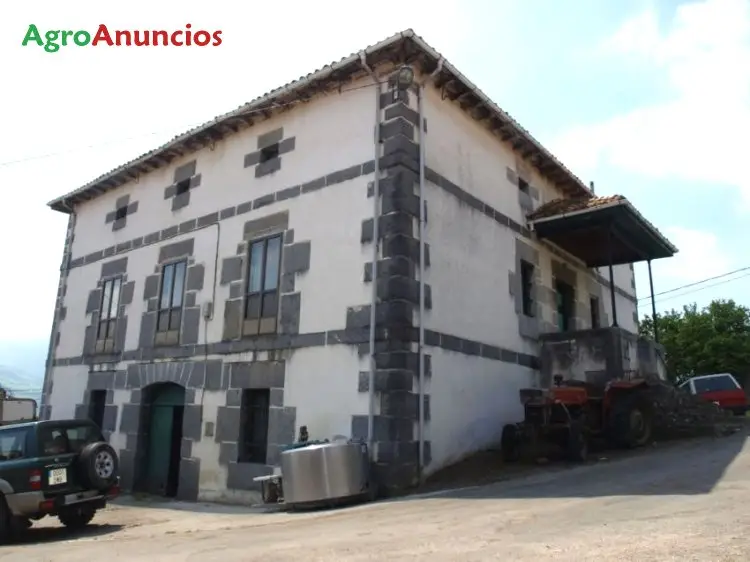 Venta  de Casa indiana de piedra y sillería en Cantabria