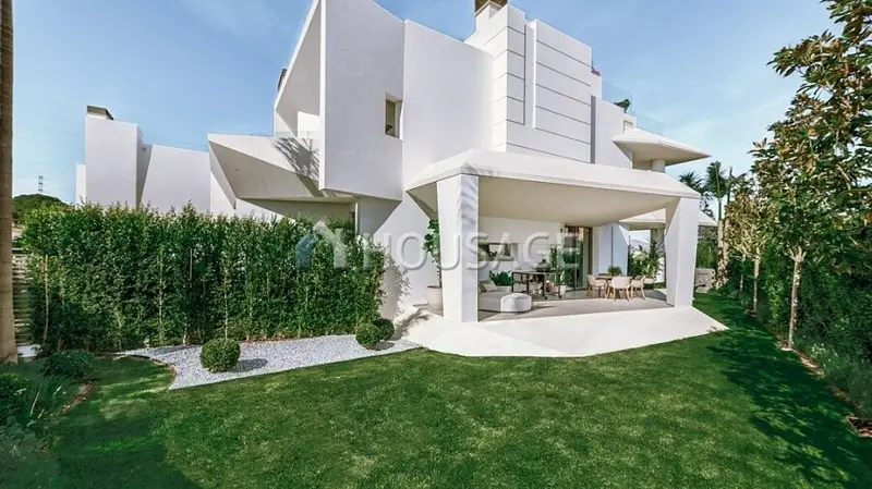 Villa de Lujo en Nueva Andalucía cerca de Puerto Banús