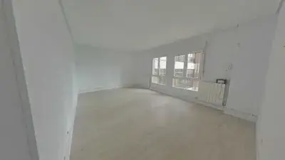 Piso en Venta Erandio: Amplio y Luminoso con Terrazas