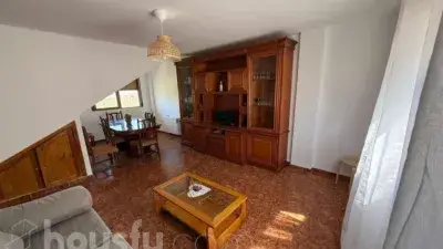Casa en Alquiler en El Pinar 3 habitaciones 1 Baño 78m2