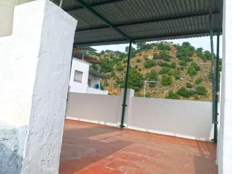 Casa de Pueblo Reformada en Tolox Malaga