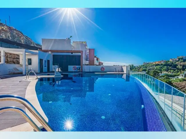 Atico 3 Dormitorios Benahavis Cerca Golf y Playas