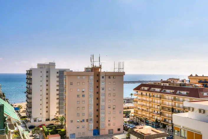 Atico en Fuengirola con 4 Dormitorios Terraza y Jacuzzi