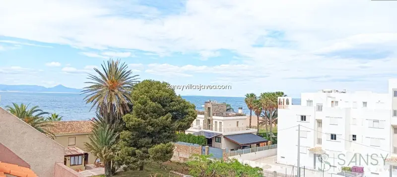 Atico en Dénia con Vistas al Mar y Gran Terraza