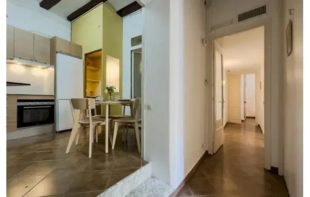 Alquiler Apartamento 4 Dormitorios Barcelona 18-35 Años